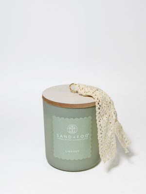 Library 10 oz scented candle