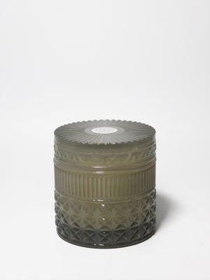 Vanilla Tobacco 9.5 oz scented candle